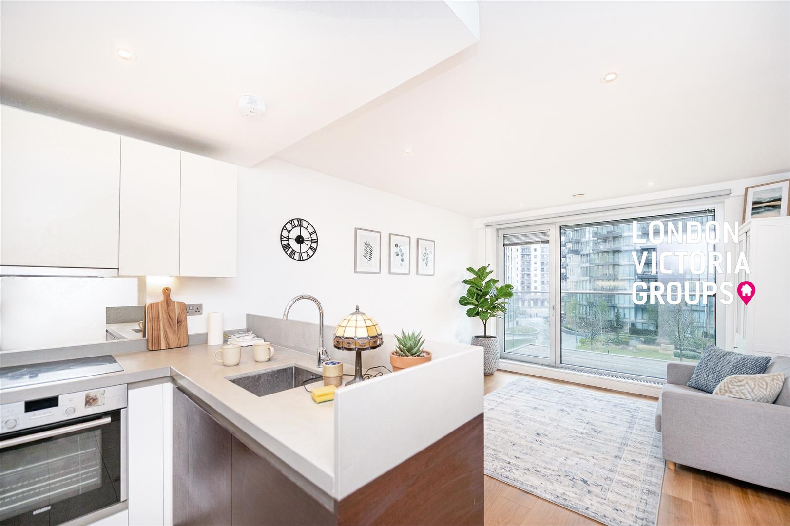 2 bed property in 12 Baltimore Wharf, London